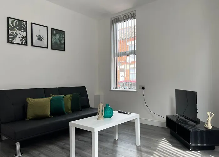 Burleigh House - 3 Bed House